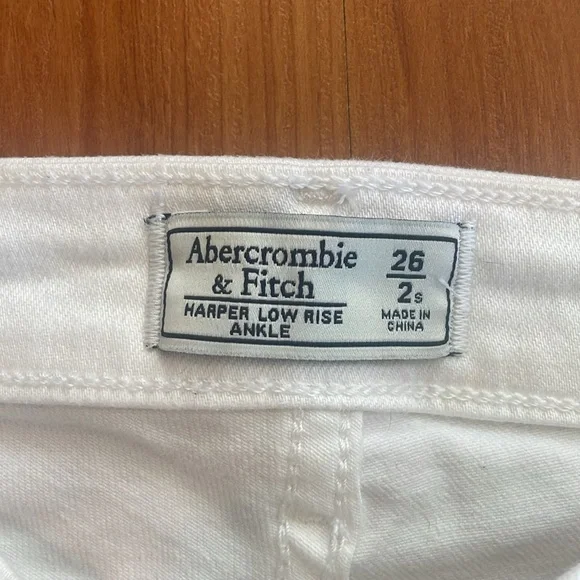 New Abercrombie & Fitch white ankle Skinny Jeans frayed 2 26 - Picture 3 of 6